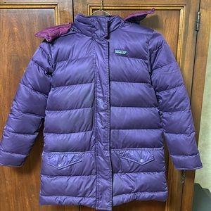 Patagonia size M 10 eggplant color down parka